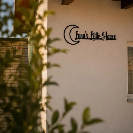 Oliva Apartman Siofok 아파트 *